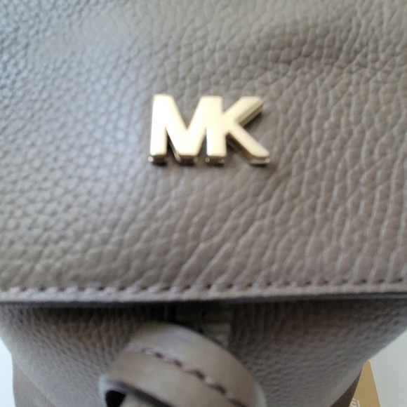 Michael Kors NWT Junie Flap Backpack leather. main image 13